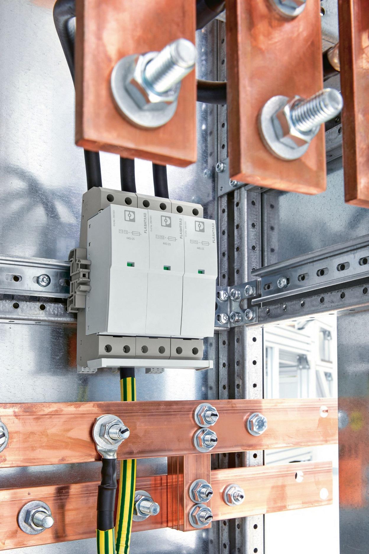 Protection contre les surtensions de type 1 (parafoudre).