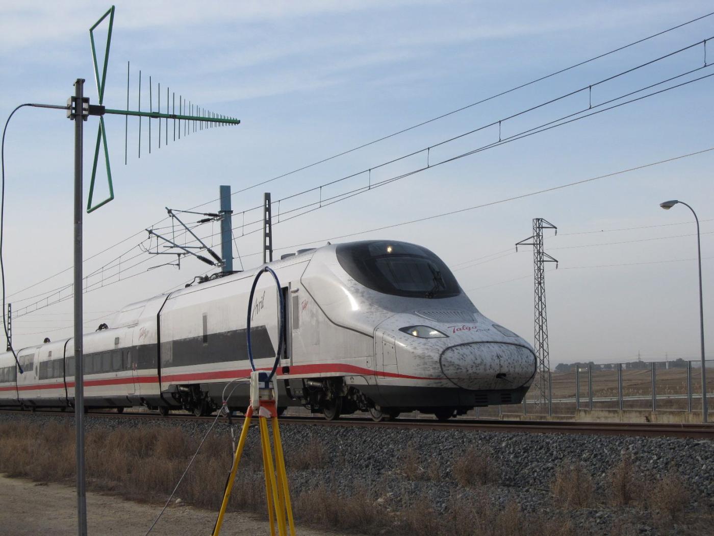 <strong>Figure 4</strong> Mesures des émissions rayonnées d’un train Talgo.