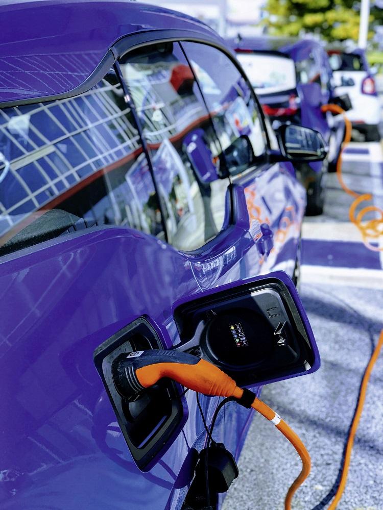 L’e-mobilité, qui croît de plus en plus, pose des exigences accrues au réseau du futur …