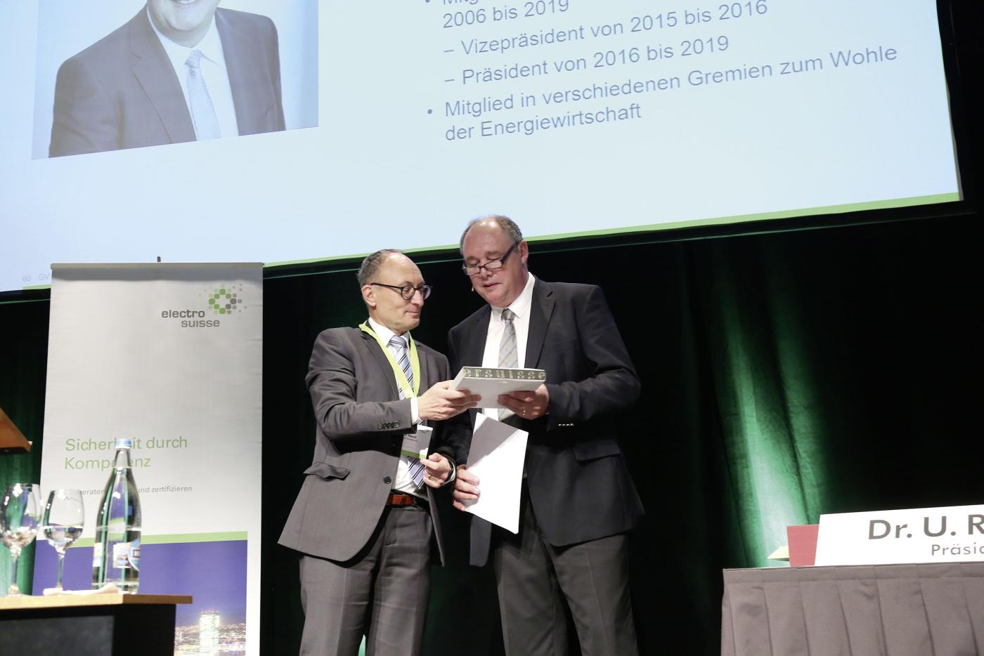 Der scheidende und der neue Electrosuisse-Präsident.