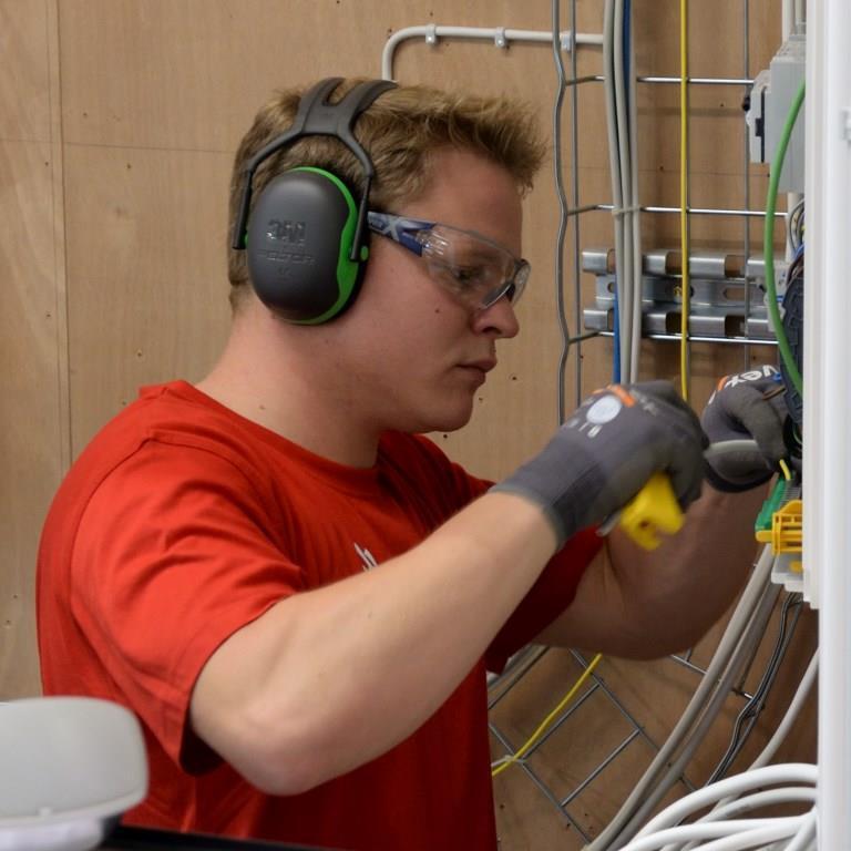 Der Elektroinstallateur Daniel Gerber gab einen Vorgeschmack auf seine Teilnahme an der Europameisterschaft Eurskills im September 2018 in Budapest.